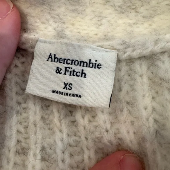 Abercrombie & Fitch Sweater Cropped XS - Picture 2 of 2